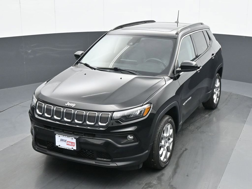 Used 2022 Jeep Compass Latitude w/ Sun and Sound Group image 16