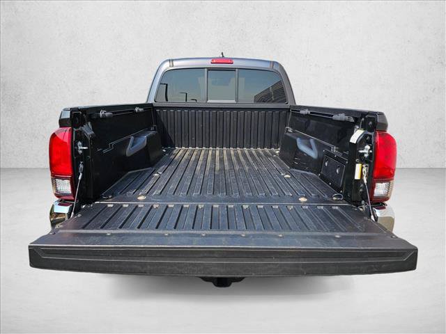 Used 2021 Toyota Tacoma SR5 AWD/4WD image 10