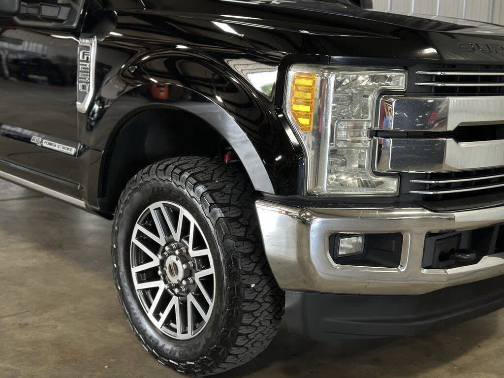 Used 2017 Ford F250 Lariat w/ Lariat Ultimate Package image 32