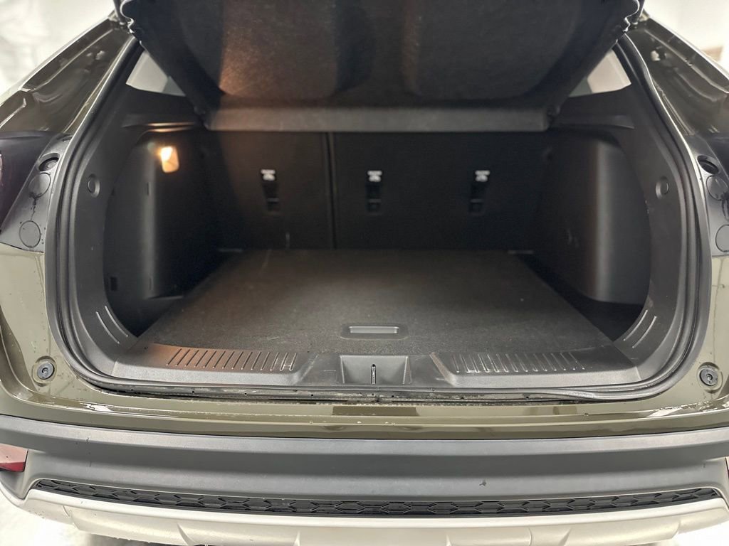 Used 2024 Chevrolet Trax LT w/ Driver Confidence Package image 14