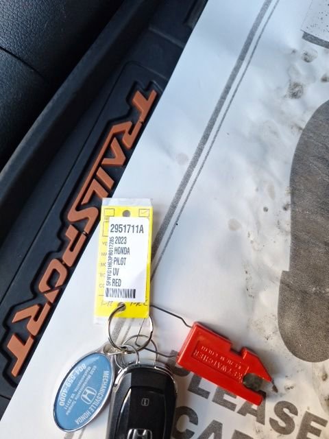 Used 2023 Honda Pilot TrailSport image 31