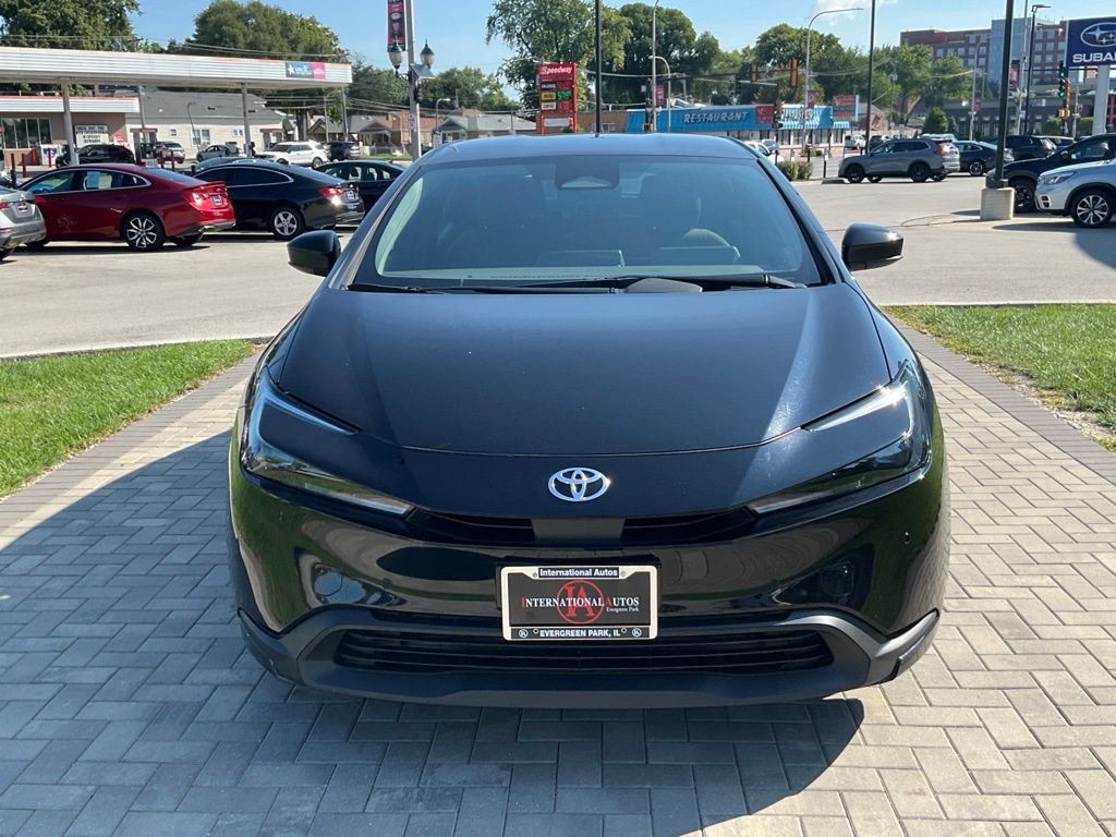 Used 2025 Toyota Prius LE FWD image 9