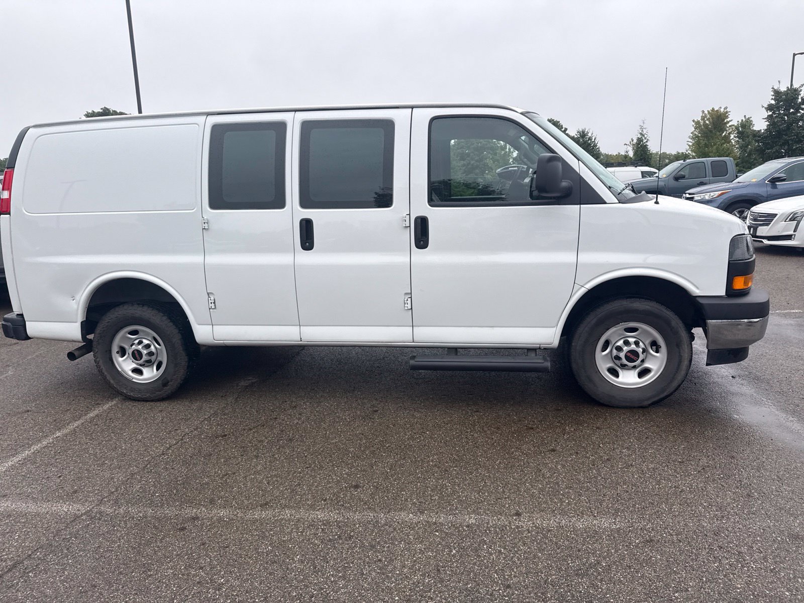 Used 2025 GMC Savana 2500 w/ Enhanced Convenience Package RWD image 4