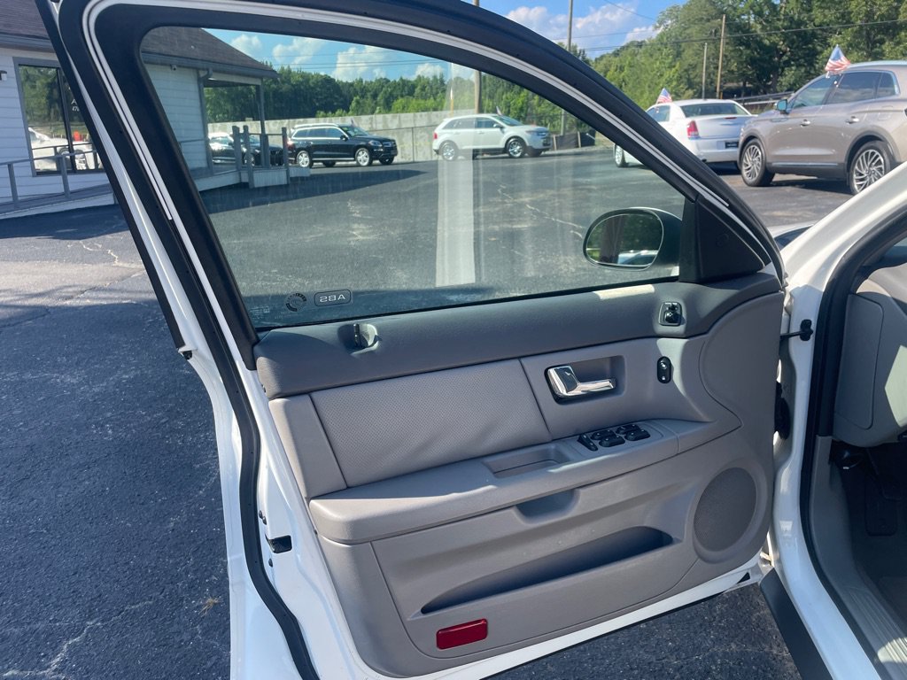 Used 2003 Ford Taurus SES FWD image 11