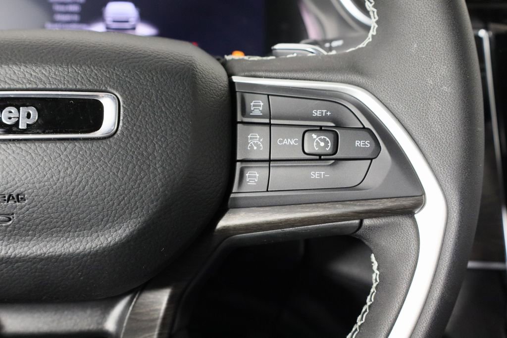 New 2025 Jeep Grand Cherokee Limited image 10