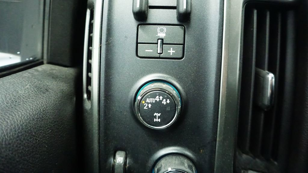 Used 2018 Chevrolet Silverado 1500 LT w/ All Star Edition image 21