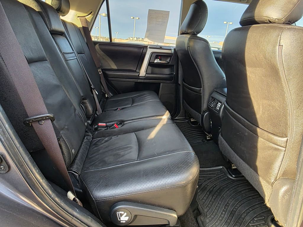 Used 2015 Toyota 4Runner SR5 image 28