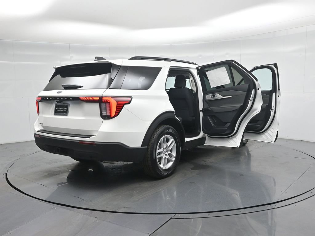 New 2026 Ford Explorer Active image 5