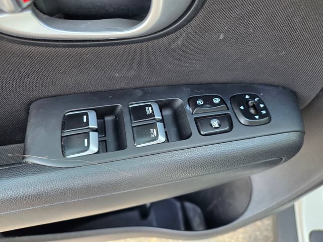 Used 2018 Kia Soul + FWD image 15