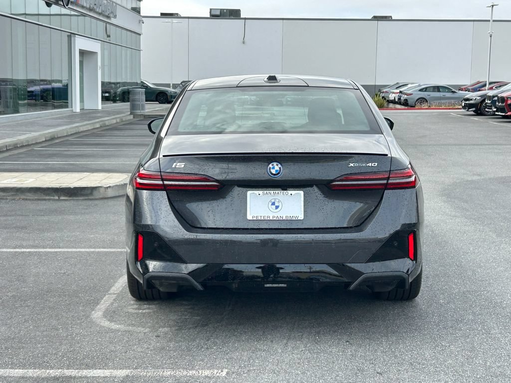 New 2027 BMW i5 eDrive40 w/ Executive Package AWD/4WD image 4