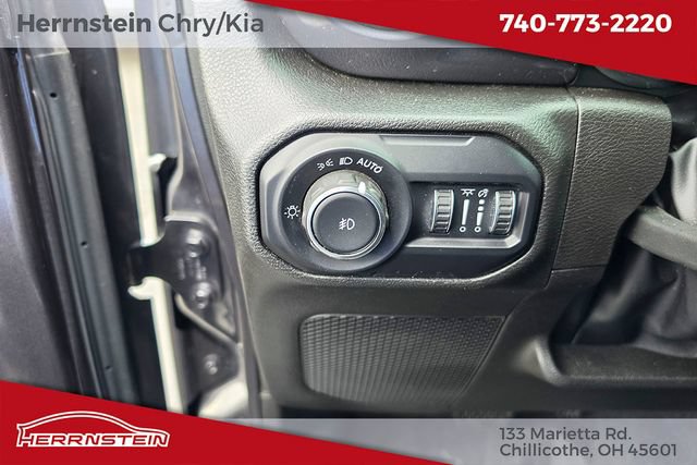 Used 2022 Jeep Wrangler Unlimited Sahara AWD/4WD image 17