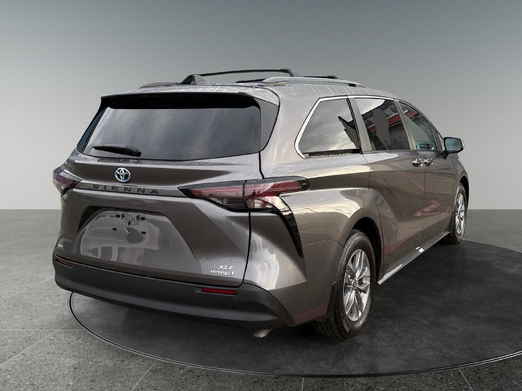 Used 2024 Toyota Sienna XLE w/ XLE Plus Package AWD/4WD image 9