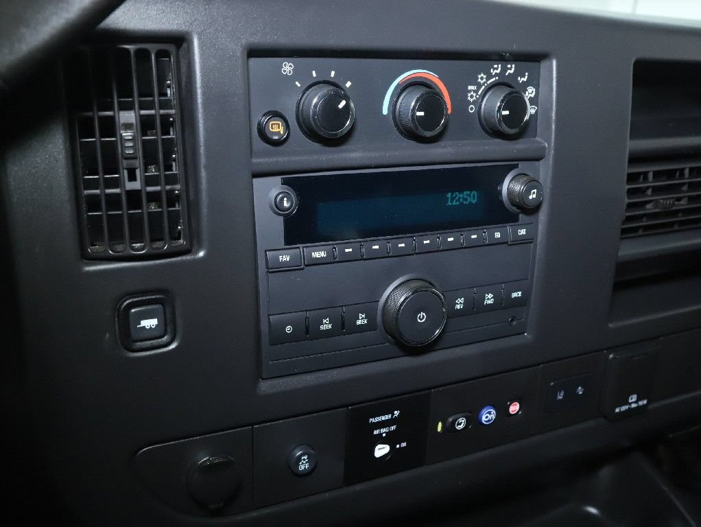 Used 2025 Chevrolet Express 3500 LT w/ LT Preferred Equipment Group RWD image 20
