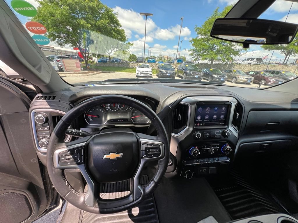 Used 2021 Chevrolet Silverado 1500 LT AWD/4WD image 37