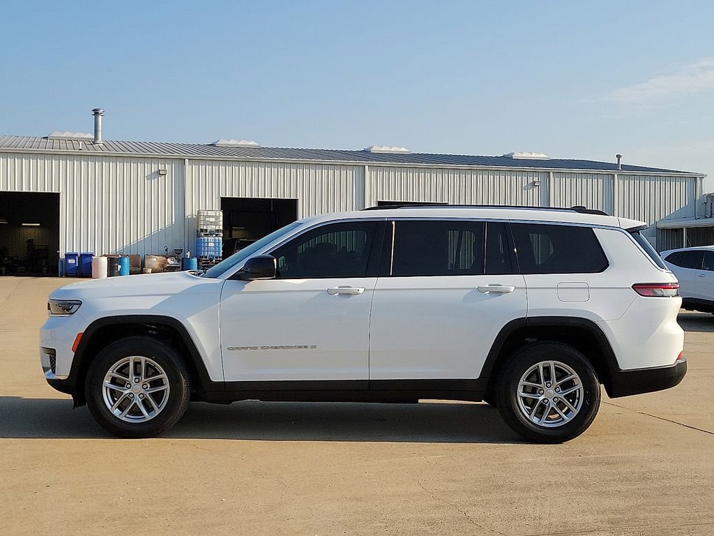 Used 2023 Jeep Grand Cherokee L Laredo image 3