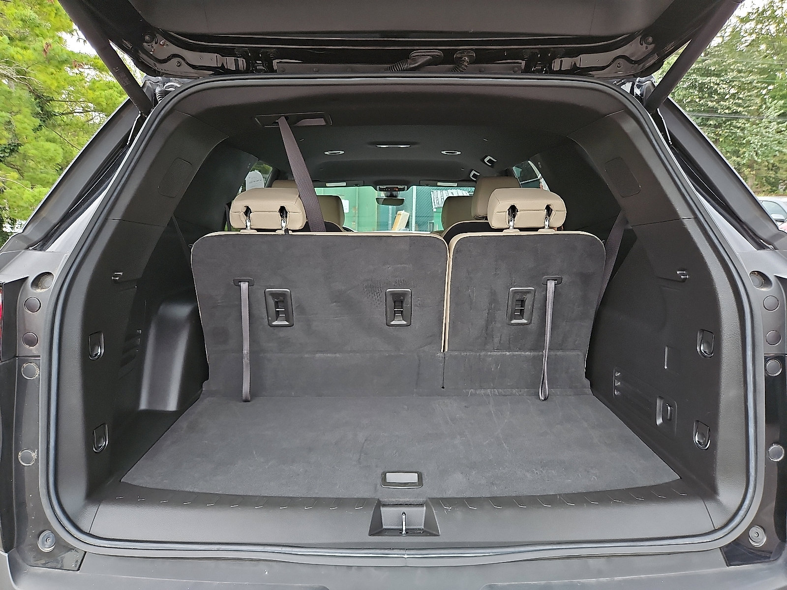 Certified 2023 Chevrolet Traverse LT w/ Rear Camera Mirror Package image 28