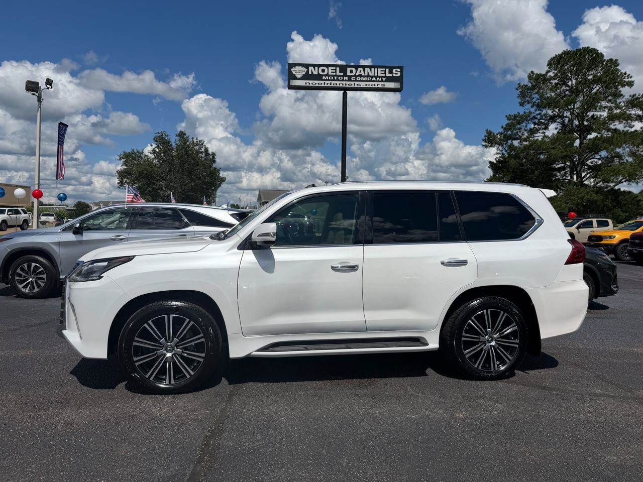 Used 2019 Lexus LX 570 4WD w/ Luxury Package