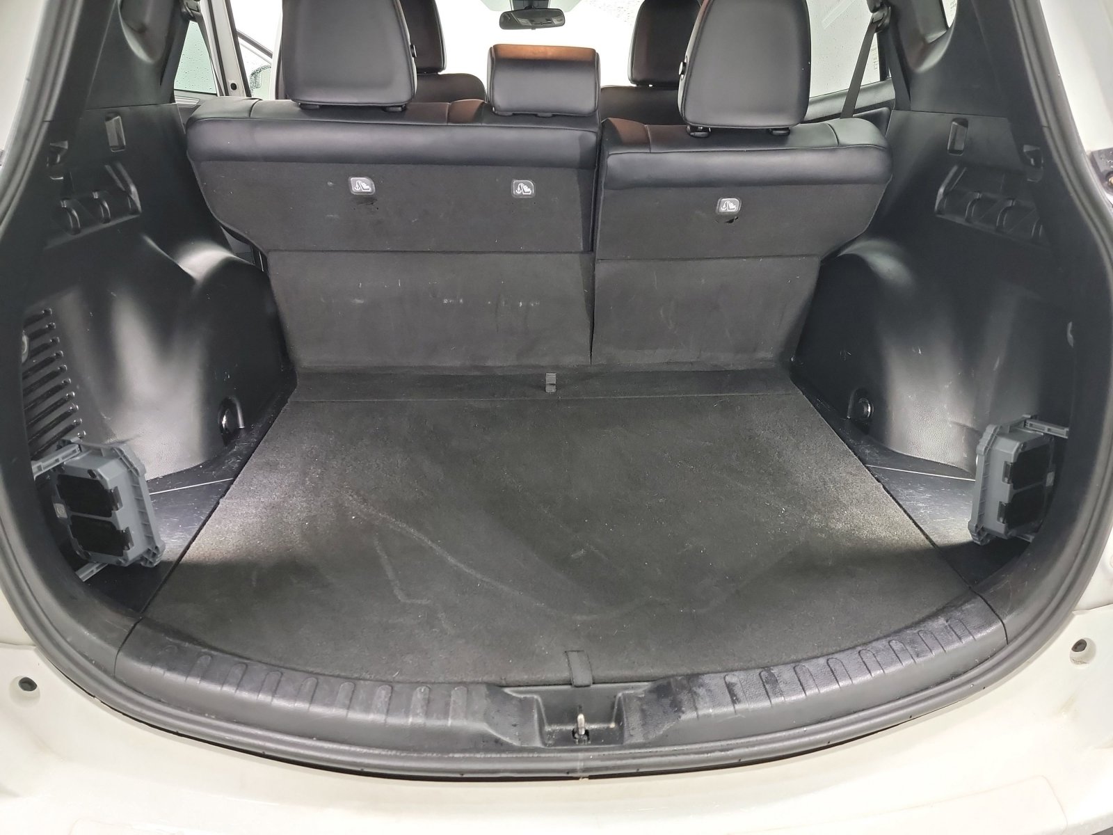 Used 2017 Toyota RAV4 SE image 26