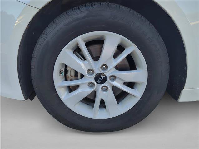 Used 2017 Kia Optima LX FWD image 15