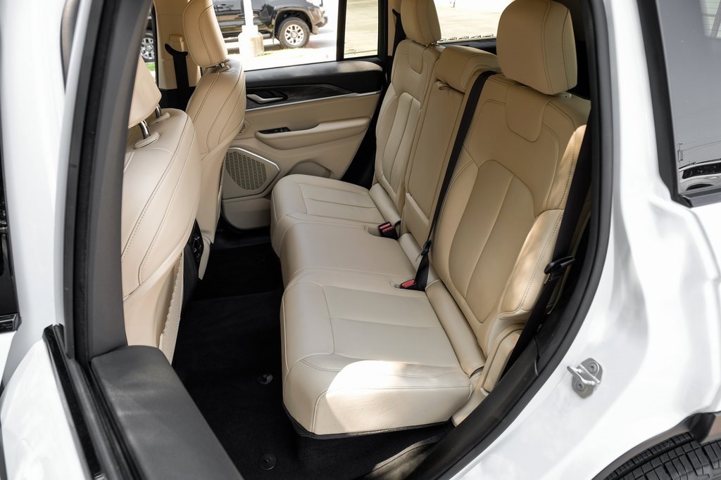 Used 2022 Jeep Grand Cherokee Limited image 51