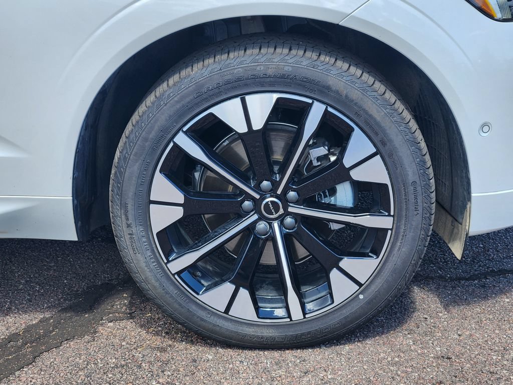 New 2026 Volvo XC60 B5 Plus w/ Protection Package Premier AWD/4WD image 30