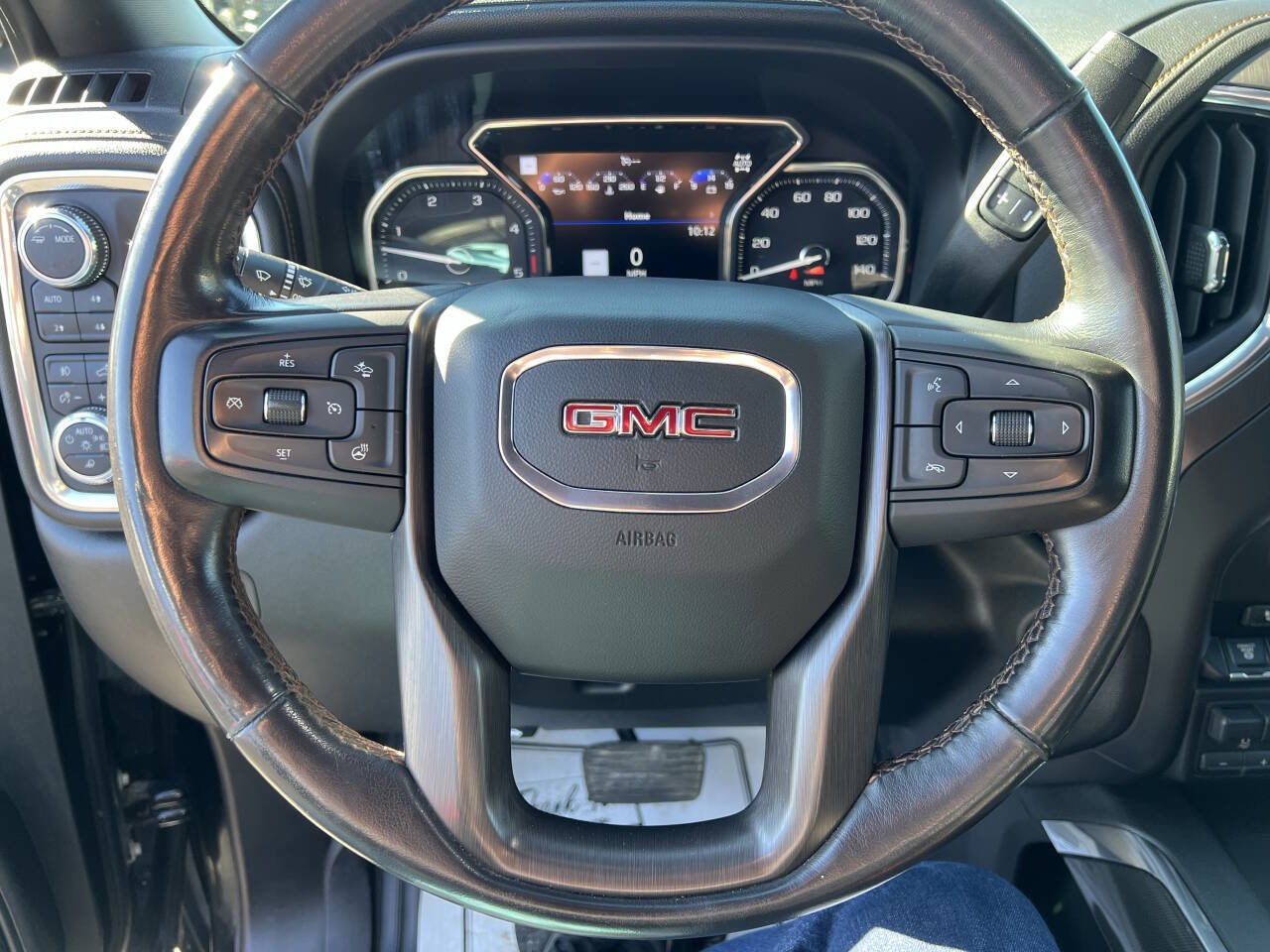 Used 2021 GMC Sierra 2500 AT4 w/ AT4 Preferred Package image 17