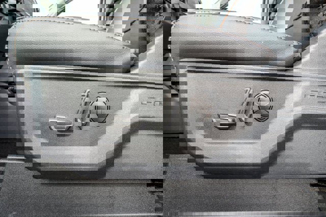 New 2026 Ford F250 Lariat w/ Black Appearance Package image 35