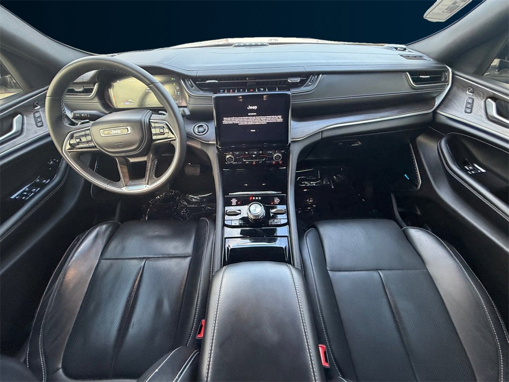 Used 2022 Jeep Grand Cherokee Overland w/ Luxury Tech Group IV image 12