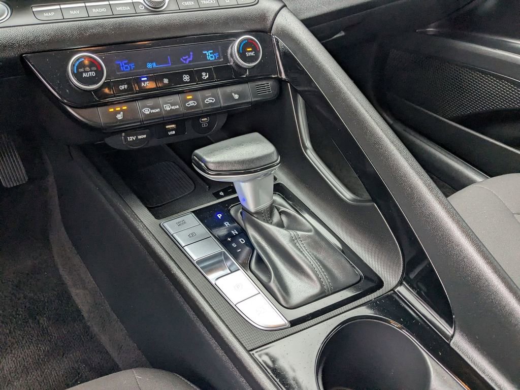 Used 2025 Hyundai Elantra SEL image 25