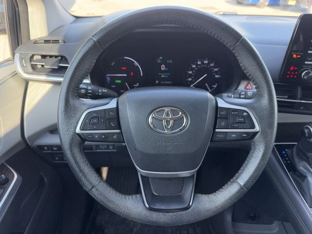 Used 2022 Toyota Sienna XLE FWD image 12