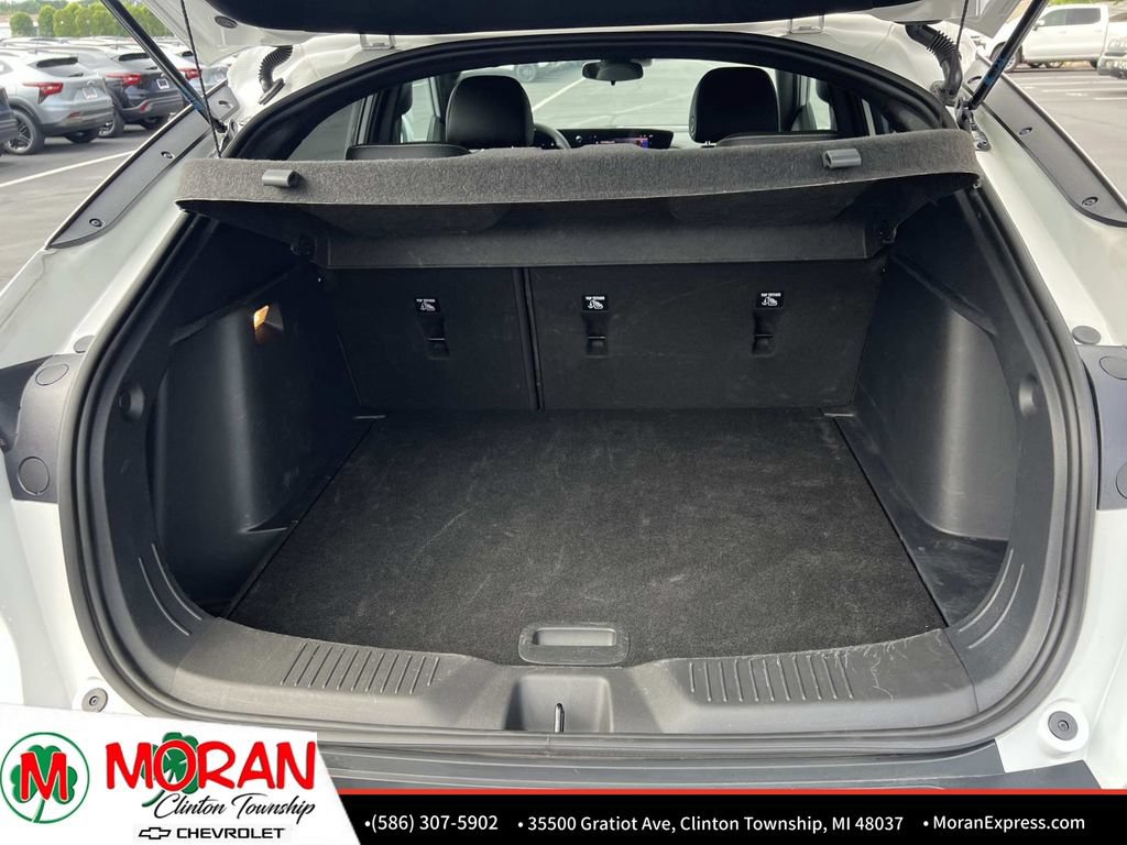 Certified 2023 Chevrolet Traverse LT FWD image 37