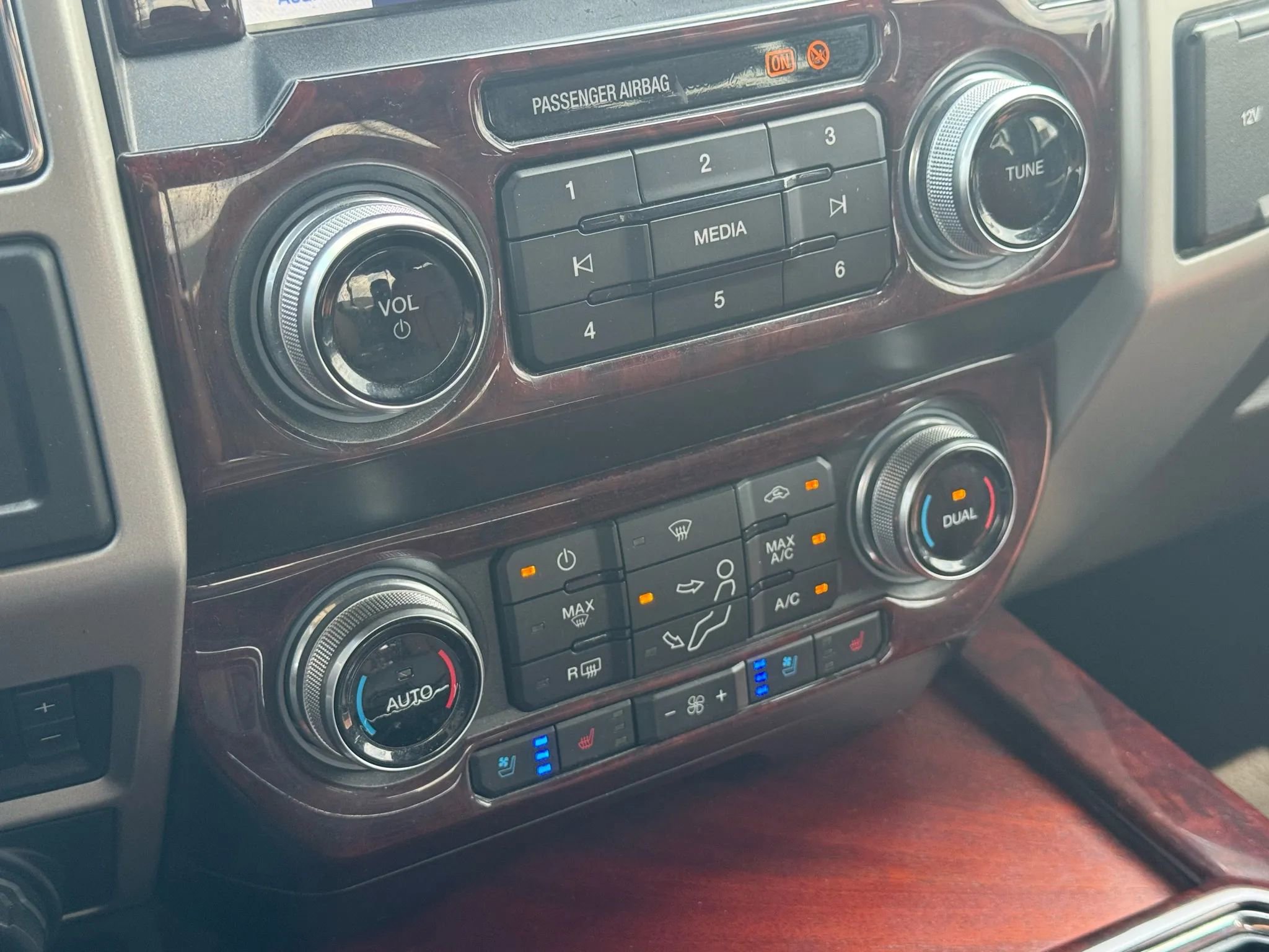 Used 2020 Ford F450 King Ranch w/ King Ranch Ultimate Package image 10