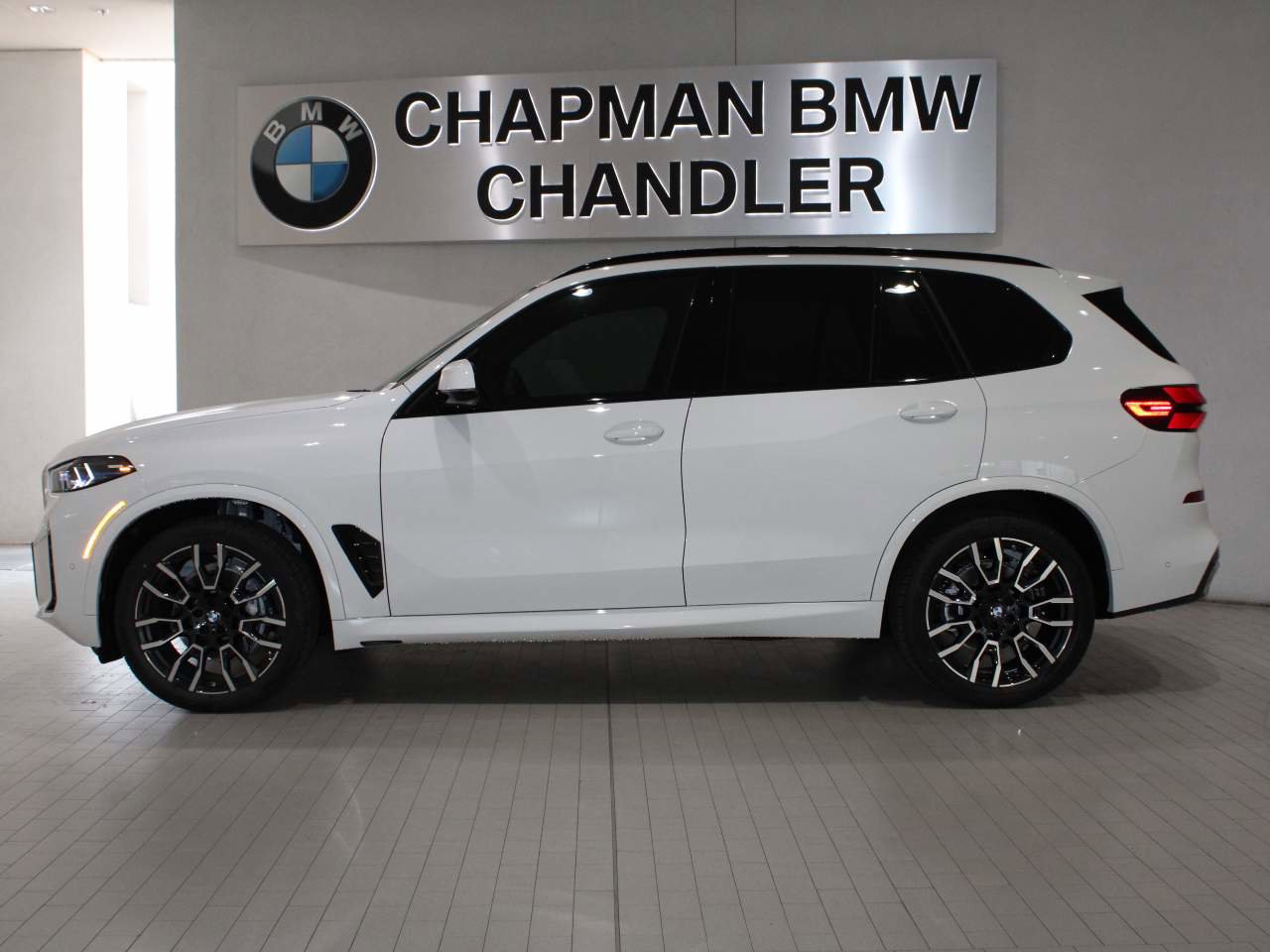 Certified 2026 BMW X5 xDrive40i AWD/4WD image 3