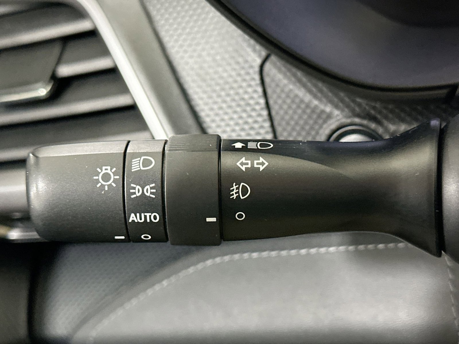 Used 2023 Subaru Forester Touring image 30