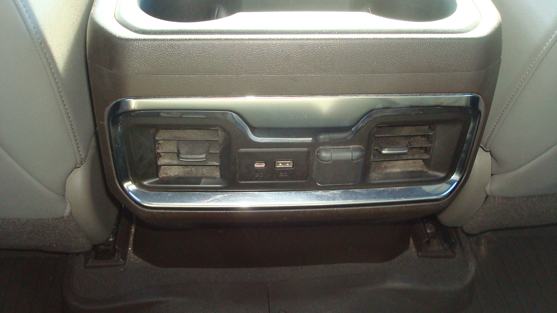 Used 2022 Chevrolet Silverado 1500 LTZ AWD/4WD image 11