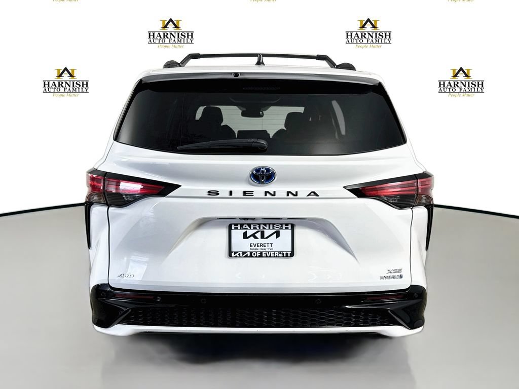 Used 2021 Toyota Sienna XSE w/ XSE Plus Package AWD/4WD image 6