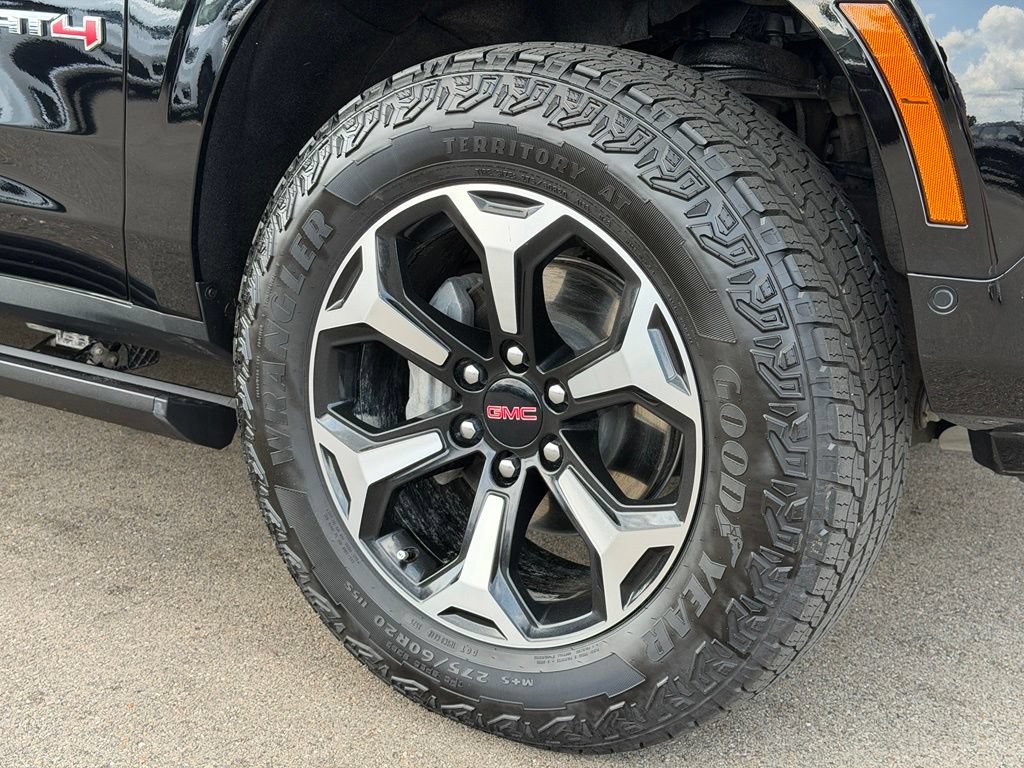 Used 2026 GMC Yukon XL AT4 w/ AT4 Premium Package AWD/4WD image 28