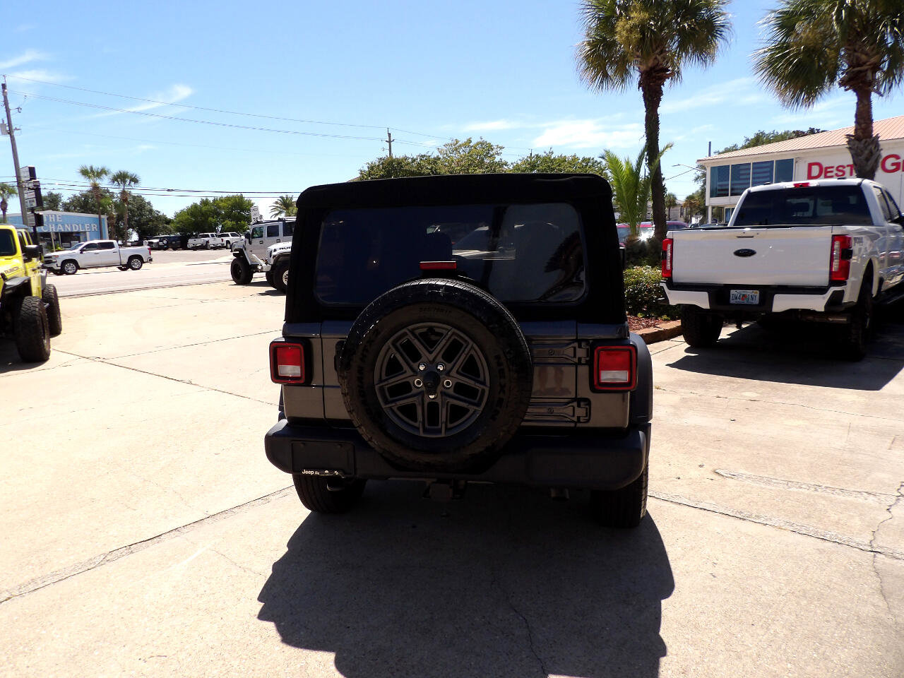 Used 2024 Jeep Wrangler Unlimited Sport image 6