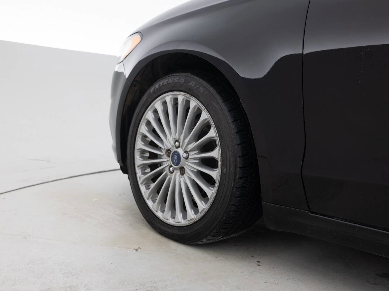 Used 2016 Ford Fusion Titanium image 17