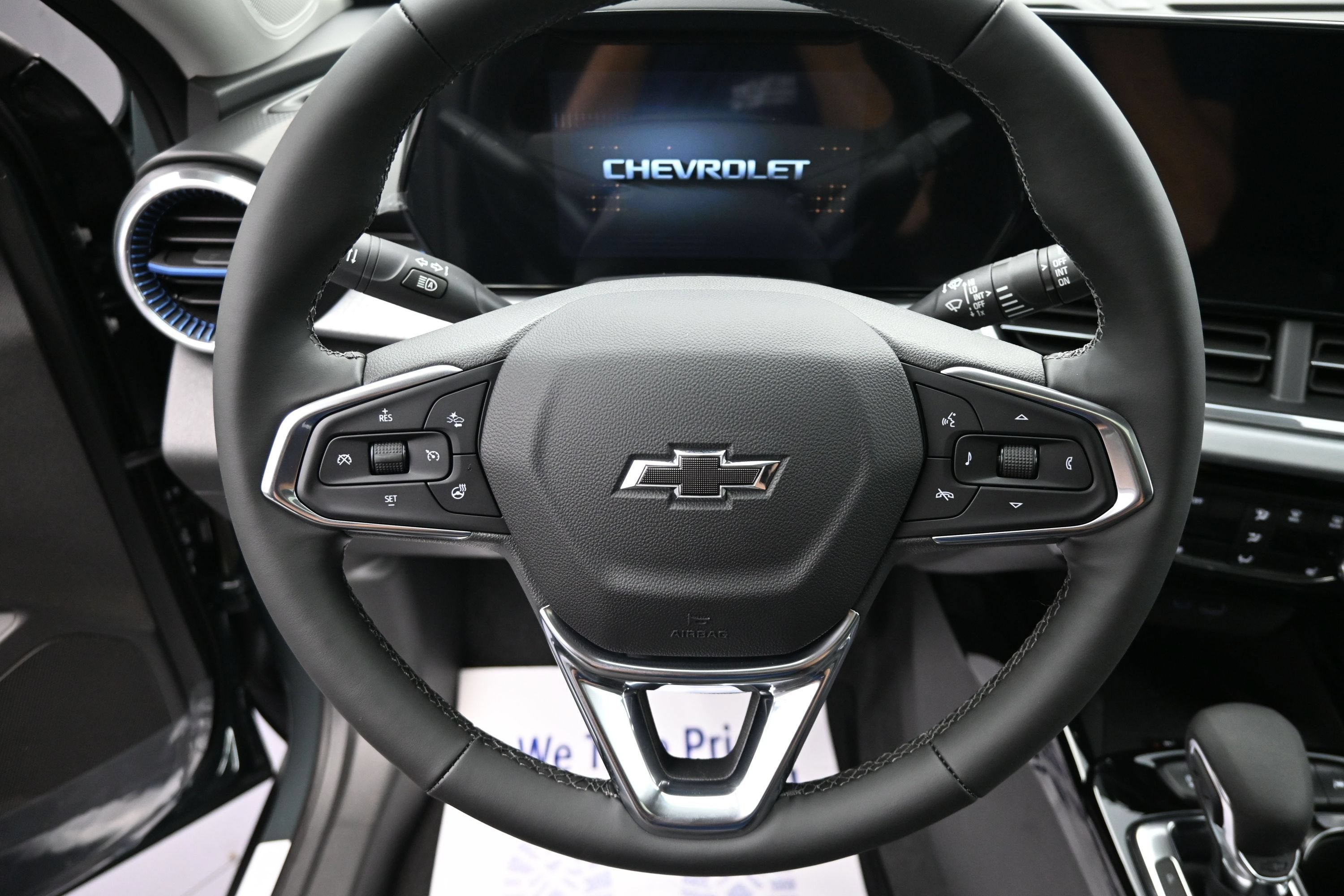 New 2026 Chevrolet Trax LT w/ Sunroof Package FWD image 12