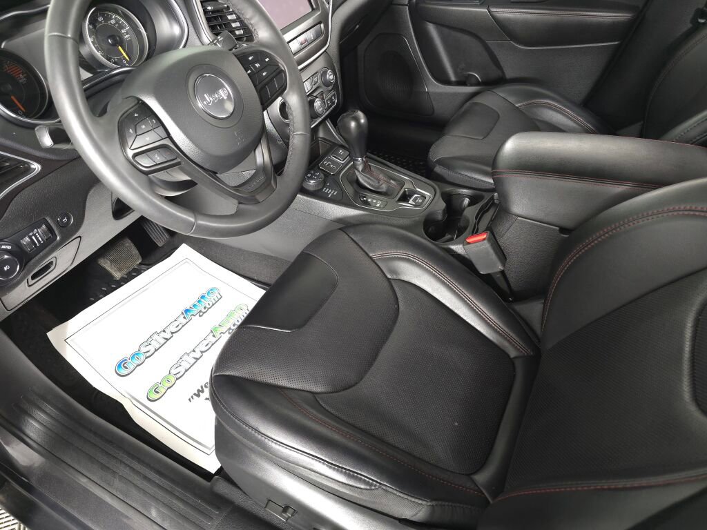 Used 2022 Jeep Cherokee Trailhawk w/ Premium Leather Package image 9
