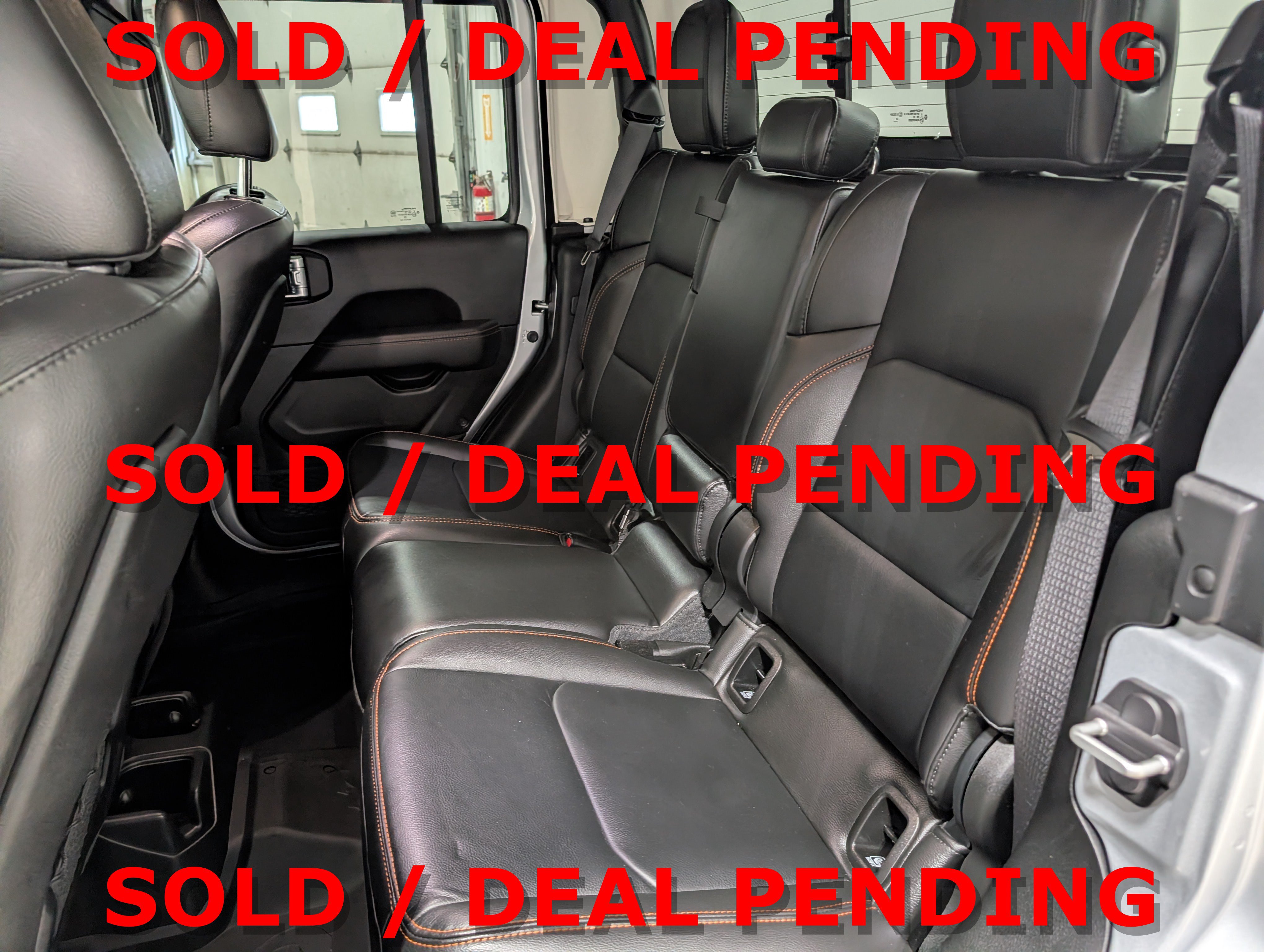 Used 2022 Jeep Gladiator Mojave w/ LED Lighting Group AWD/4WD image 17