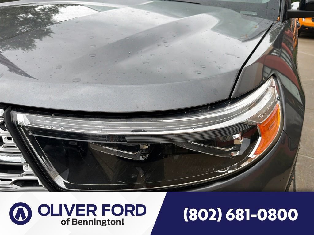 Used 2023 Ford Explorer Limited AWD/4WD image 19