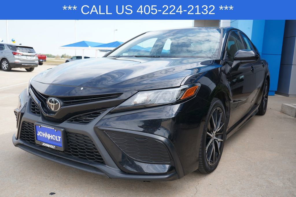 Used 2021 Toyota Camry SE image 4