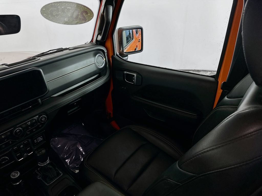Certified 2025 Jeep Gladiator Sport AWD/4WD image 34