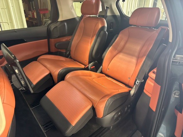 Used 2022 Kia Carnival SX Prestige w/ Paint Protection Package FWD image 3