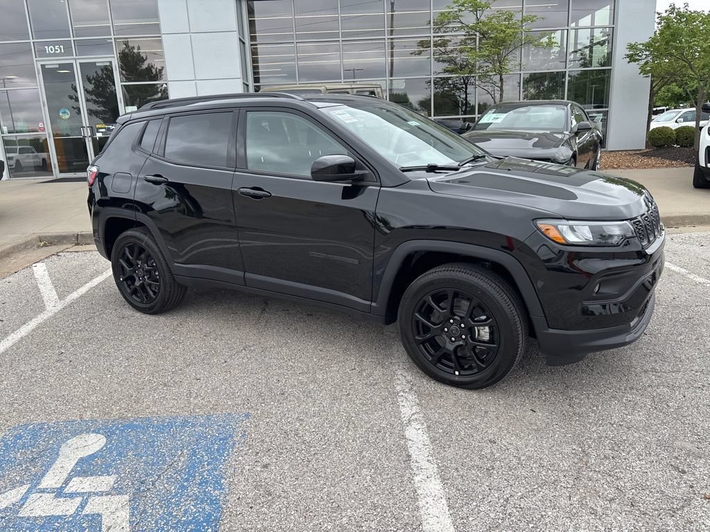 New 2026 Jeep Compass Latitude AWD/4WD image 33