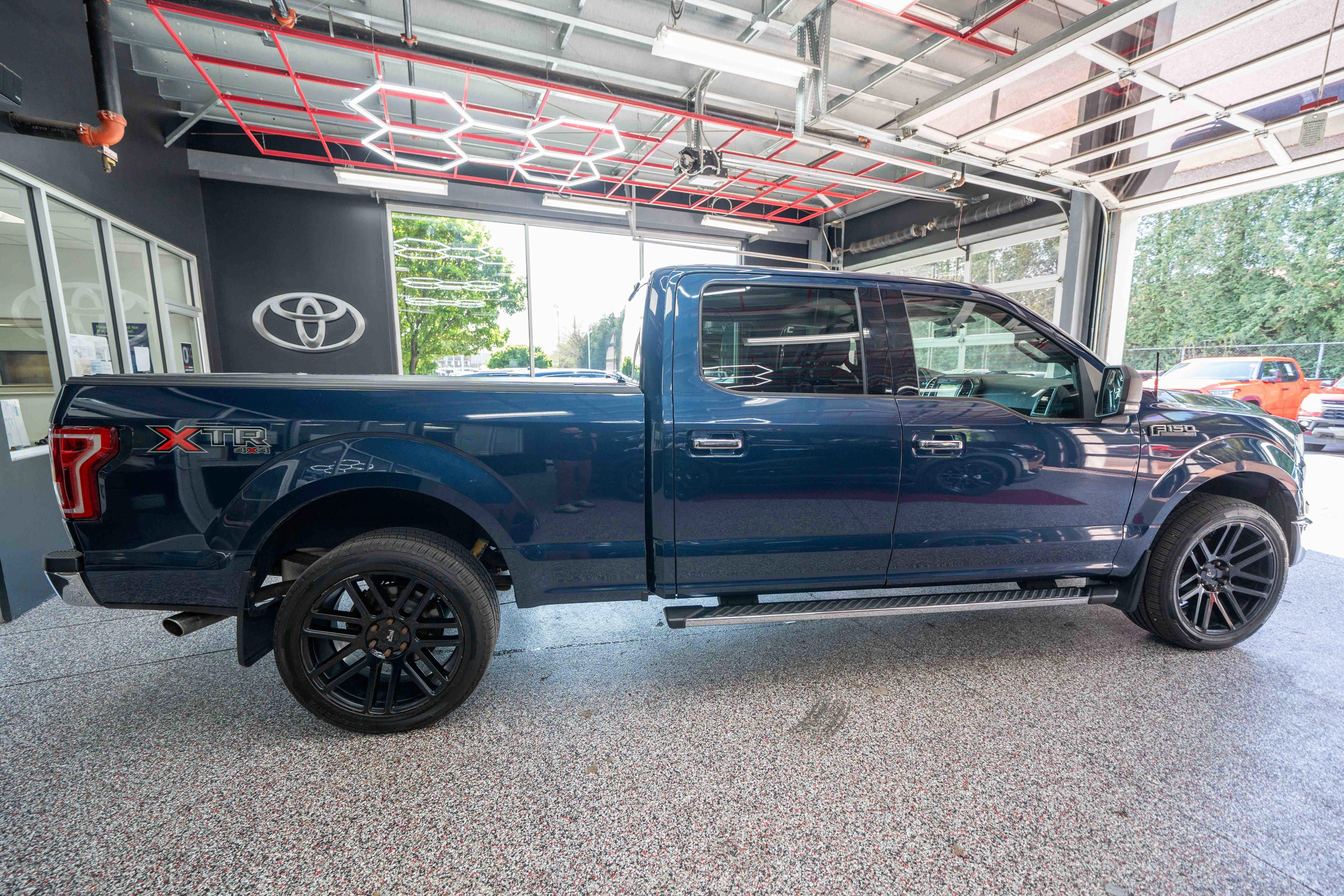 Used 2016 Ford F150 XLT w/ Equipment Group 301A Mid AWD/4WD image 4