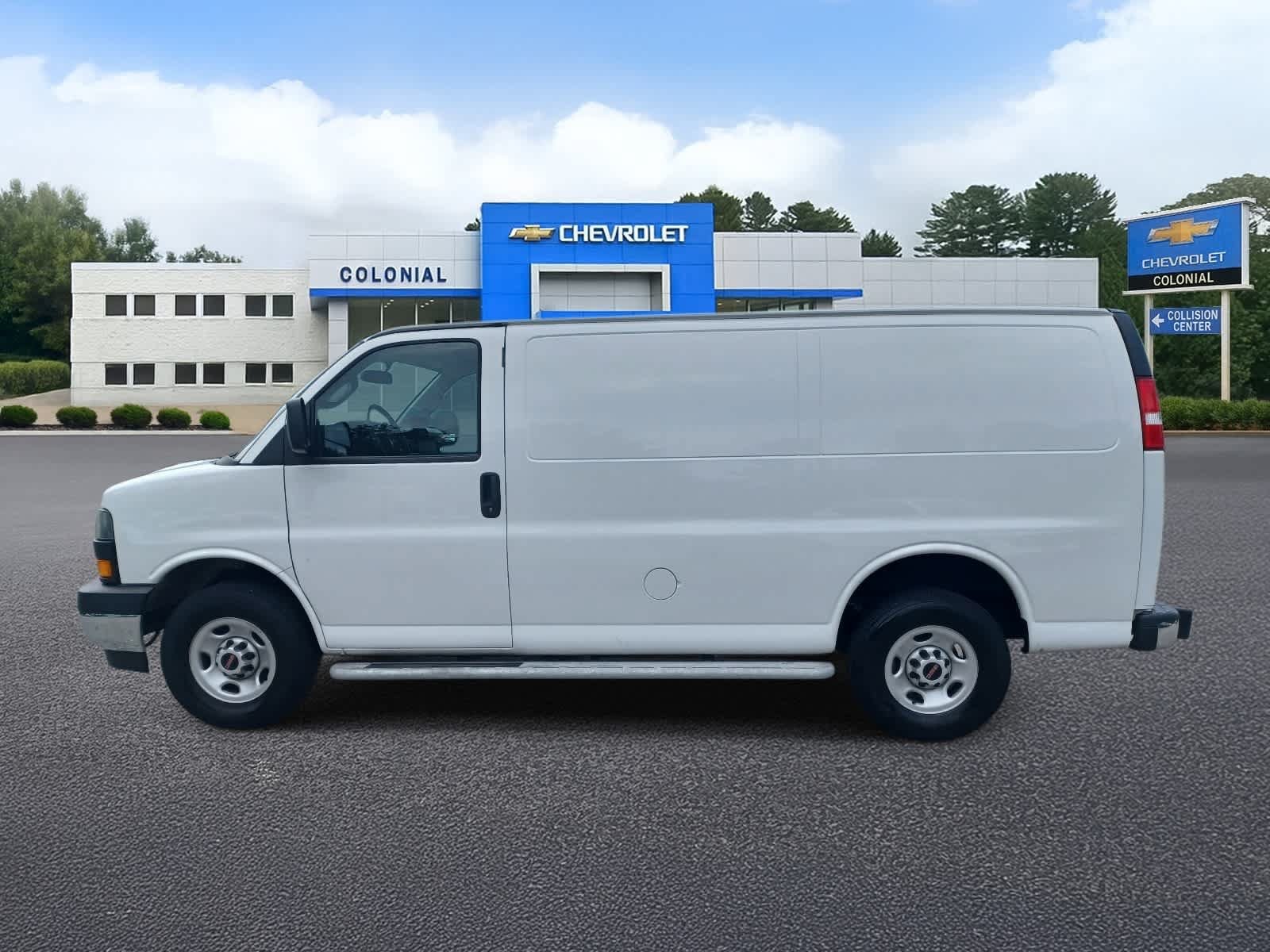Used 2024 GMC Savana 2500 w/ Driver Convenience Package RWD image 6