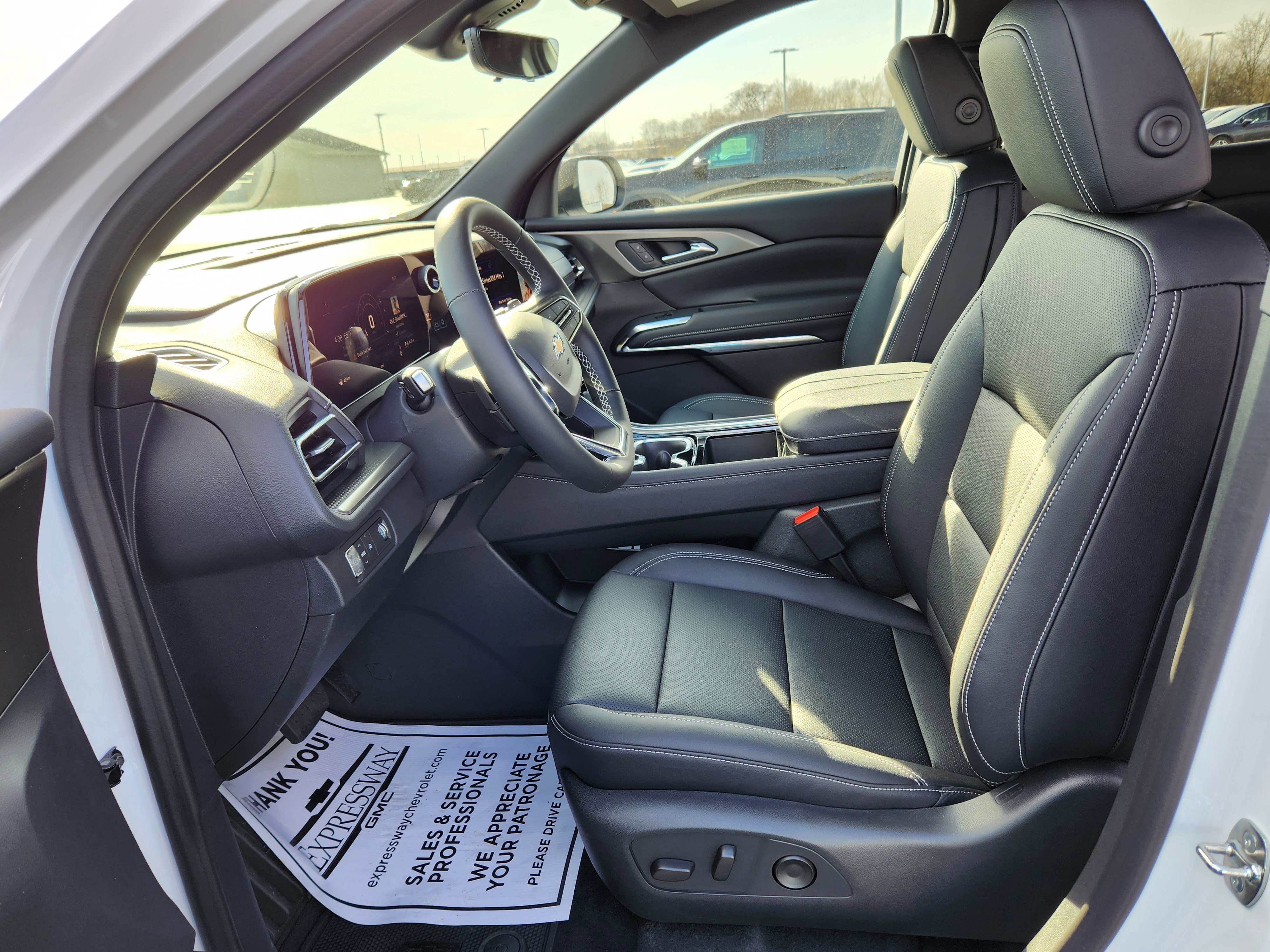 New 2026 Chevrolet Traverse LT w/ Sun and Wheel Package image 10